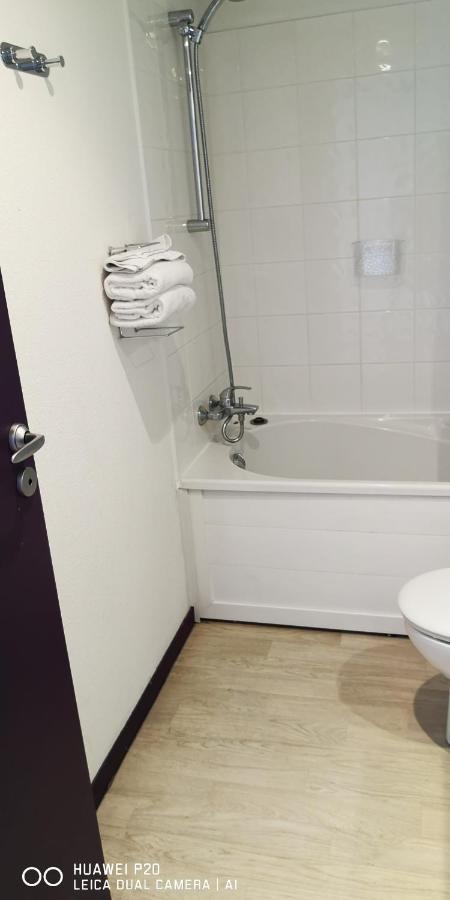 Studio 24M2 Au 4Eme Etage Ascenseur A Cote De La Gare Sncf Лурд Экстерьер фото